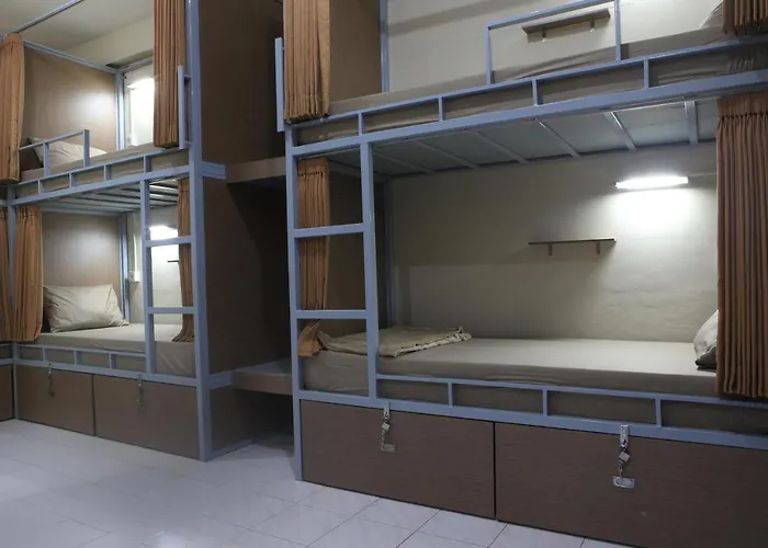 بيت شباب Aru House *