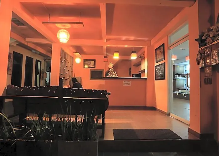 Hostal Aru House