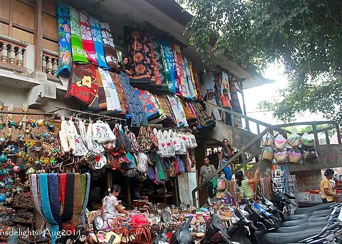 Aru House Hostal