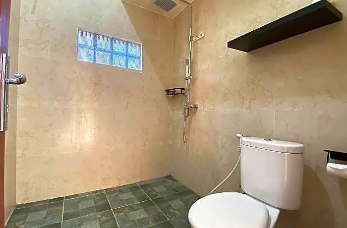 Aru House *